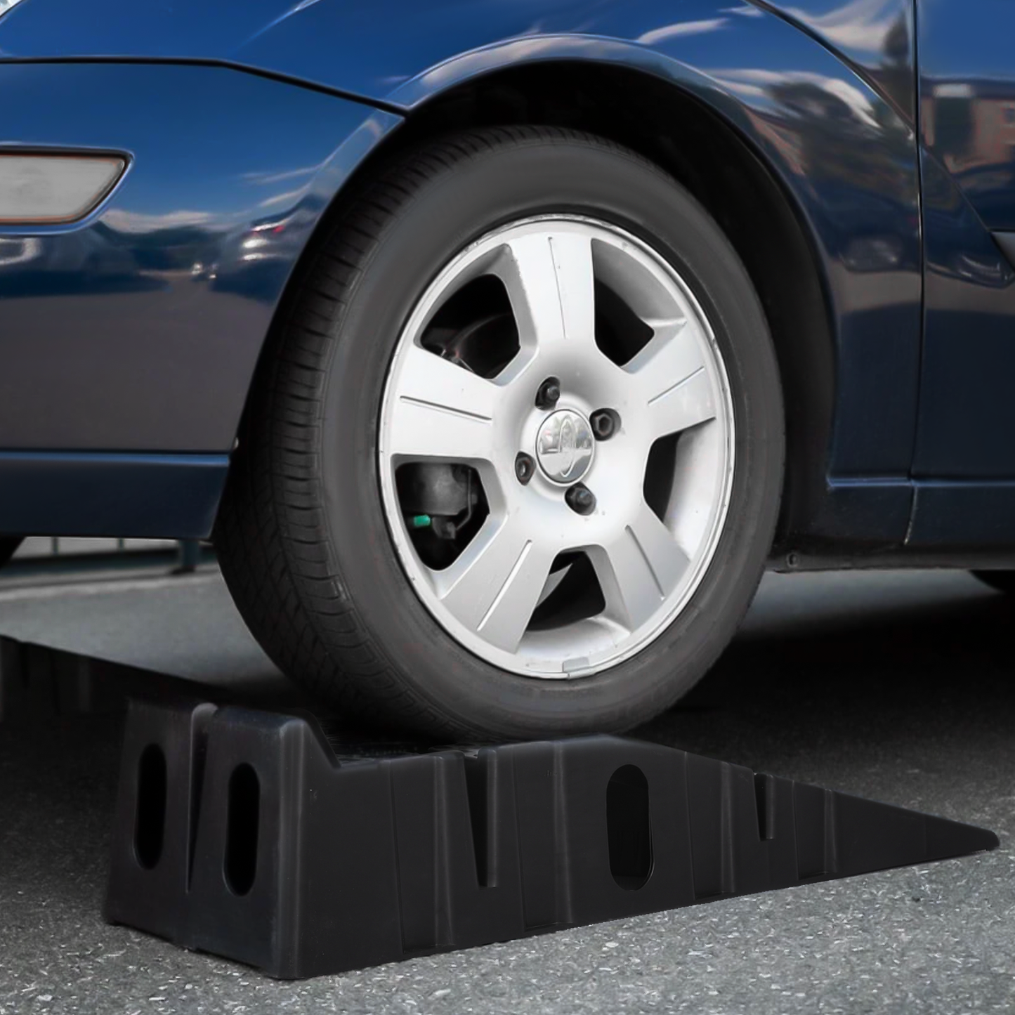 M-AUTO 2.5 Ton 7'' Height Vehicle Ramp