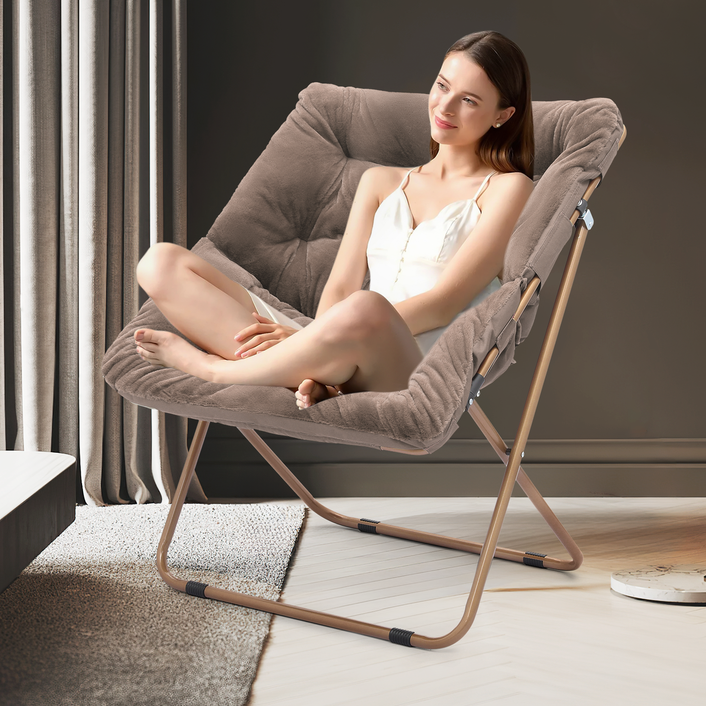 Cozy Chair - Square - Faux Fur - Gold Frame