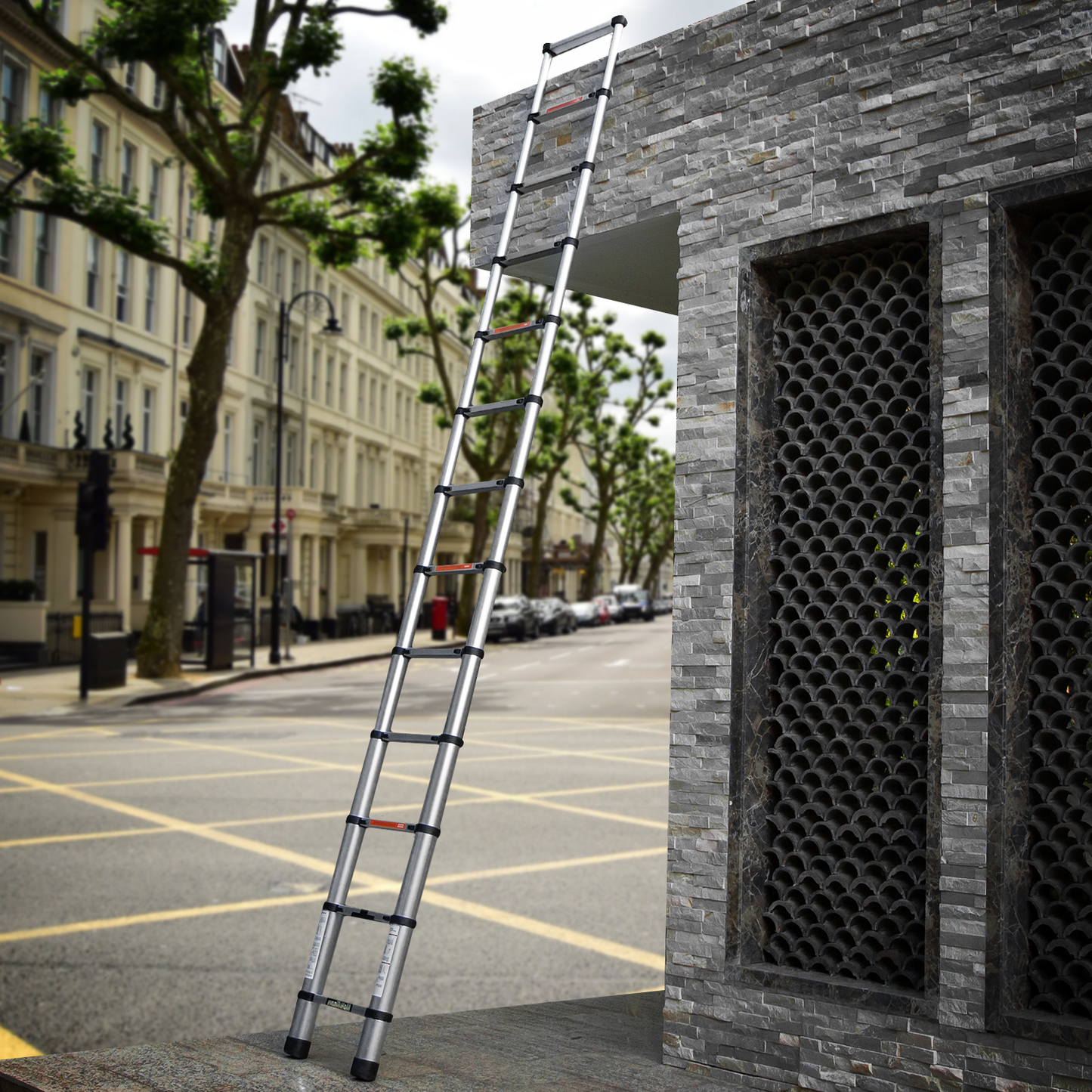 Telescoping Ladder - 13 Steps 12.5 ft/150.0", Black/Siiver